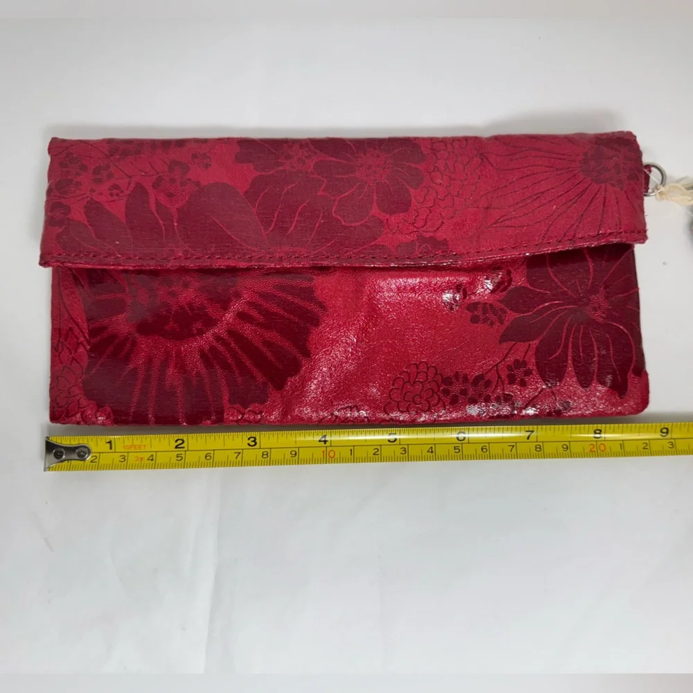 NWT Women’s CLUTCH FOLD OVER WALLET.